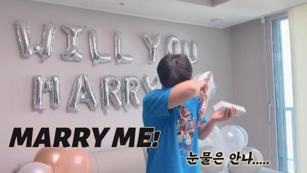 [VLOG]나랑 결혼할래? 여친이 먼저한 프로포즈!💍 서프라이즈 대성공! (Feat.웨 안우러...?)