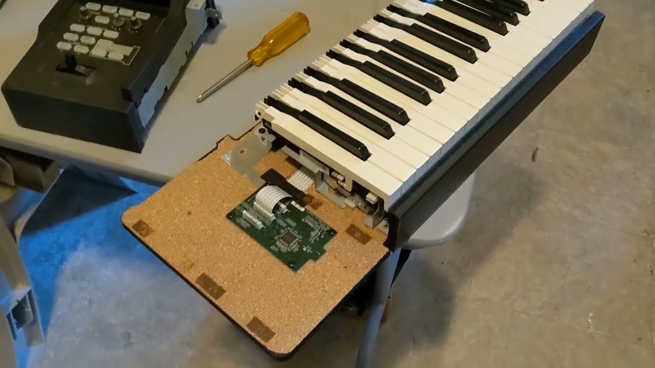 SHORTY LIVES !!  Roland RD-64 disassembly and surgery PART 2   2023-07-27