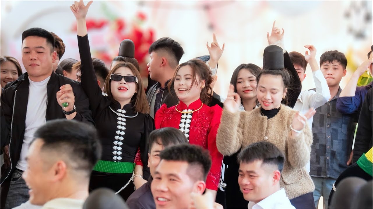 NHẠC SÀN TÂY  BẮC - ĐÁM CƯỚI NGƯỜI THÁI BẢN MÒN XÃ THUẬN CHÂU - CHÚ RỂ QUANG THÀNH & CÔ DÂU HẢI YẾN