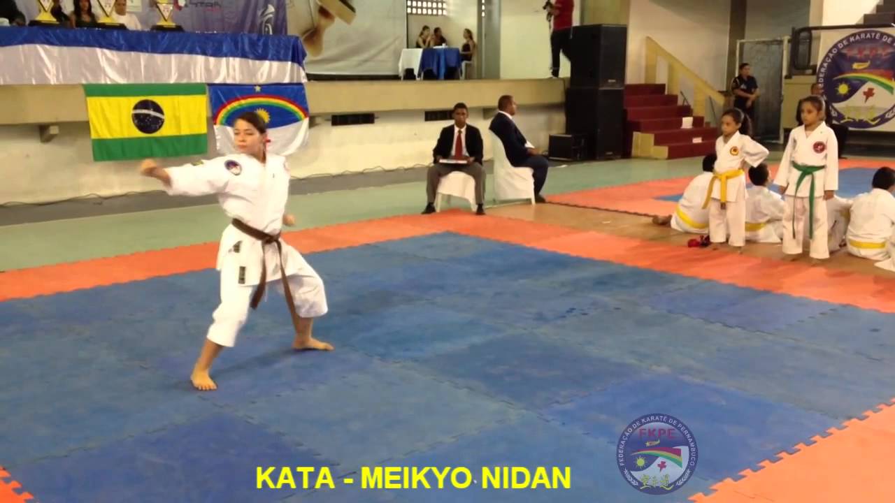 Campeonato das Federa&ccedil;&otilde;es FKPE-FPEKB (Kata Meikyo Nidan) Emille Juliana