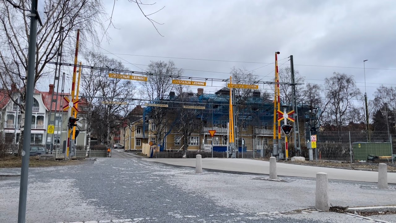 Järnvägsövergång Östersund // Railroad crossing