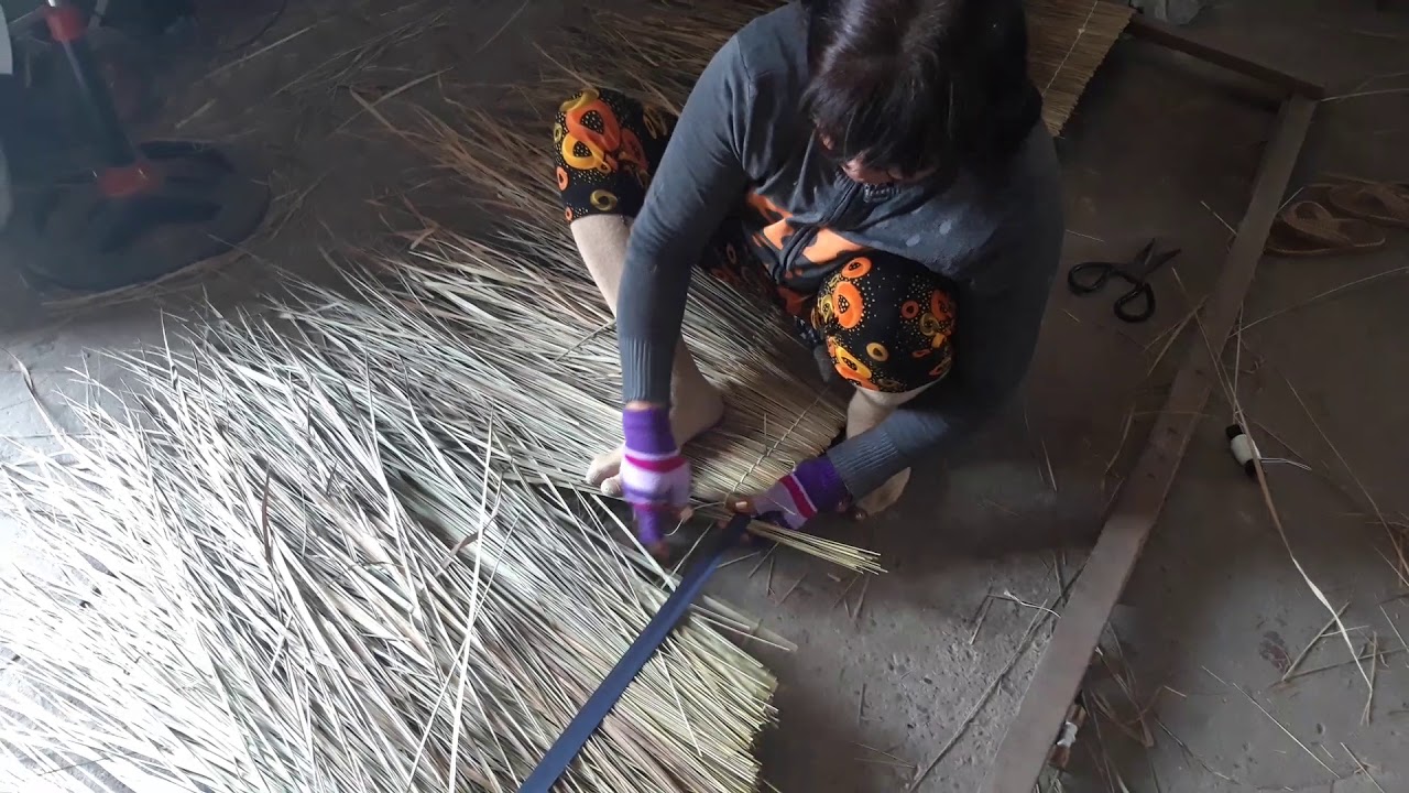 Kỳ lạ nghề đan lá Tranh lợp nhà tồn vẫn tồn tại hàng chục năm ở Sài Gòn