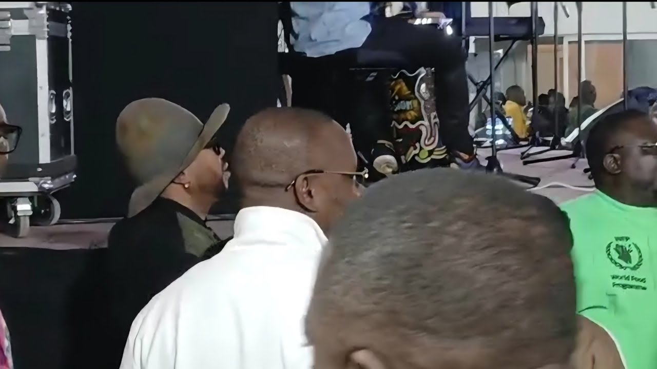 JB MPIANA CAMERA CASHE TALA SCANDALE ASALAKI NA ARRIVE NA YE NA CONCERT YA KOLWEZI PLEIN A CRAQUE 
