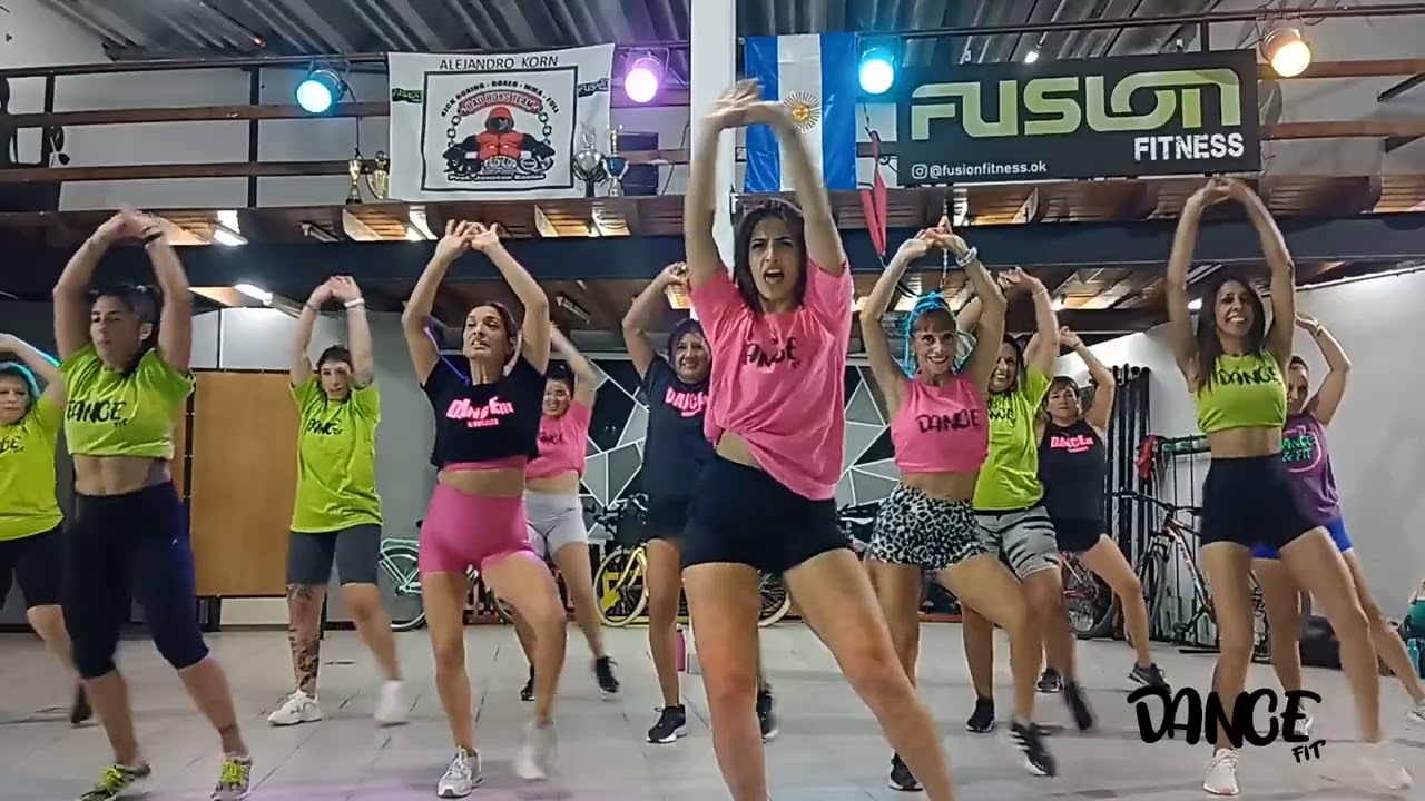 HOLA PERDIDA ! coreografía/ Gi Rosales / DANCEfit/ Zumba