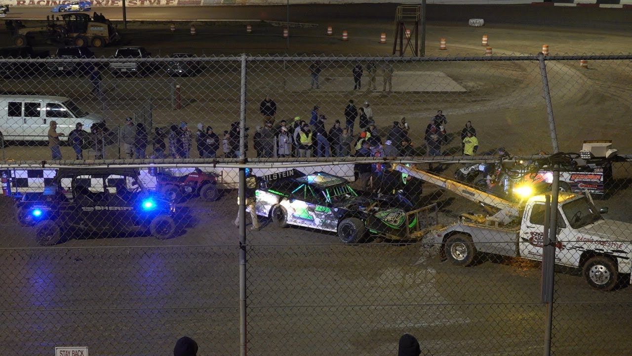 11/29/25  602 Late Model  smacked the wall almost flipped at the 2025 Turkey 100 Feature Race