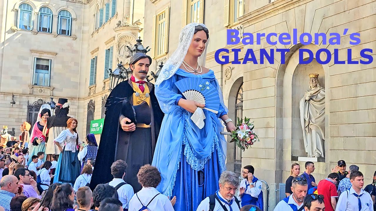 Giant Dolls Parade in Barcelona (La Merc&egrave; Part 1)