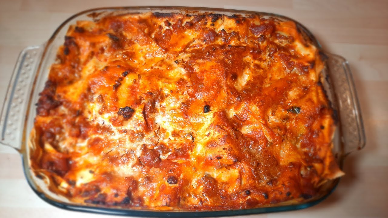 Lasagna fatta in casa, la piu' buona che abbiate mai mangiato. Homemade Lasagna with surprise.