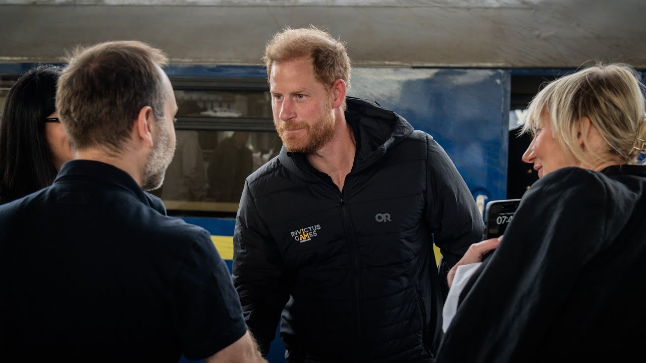 Prince Harry makes surprise visit to Kyiv