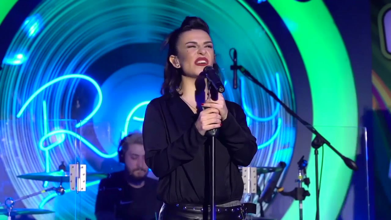 Fatma Turgut - Tek Başına - Rocco'lu #Sahneönü #fatmaturgut