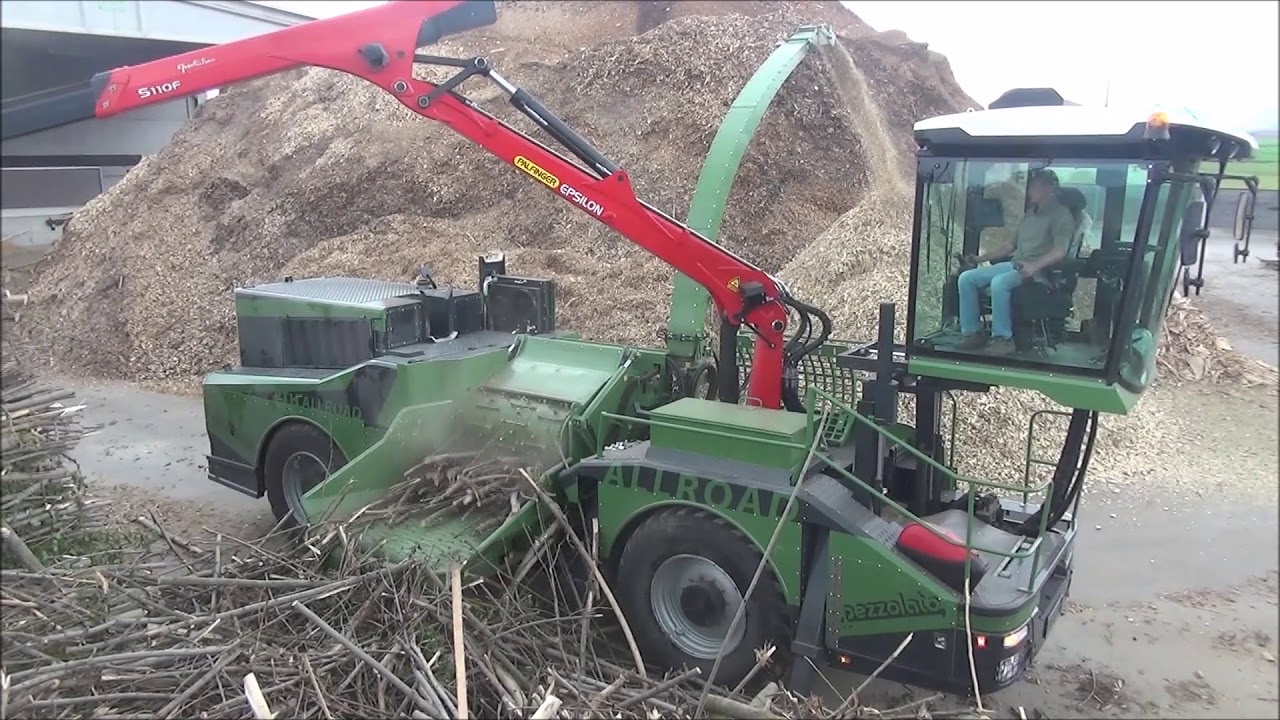 PTH 1400/820 ALL ROAD Pezzolato self propelled drum wood chipper driven by SCANIA DC13, 550 Hp power