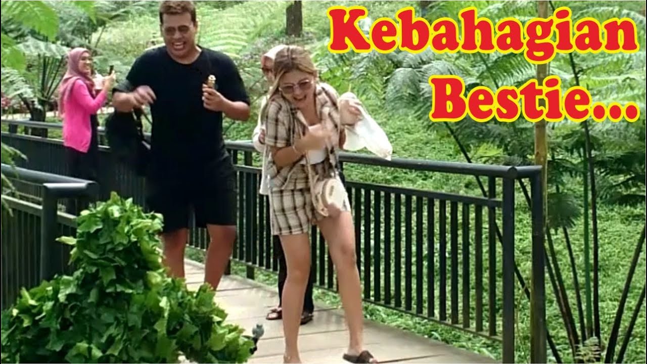 Kagetnya mempesona..!! Funny Bushman Prank
