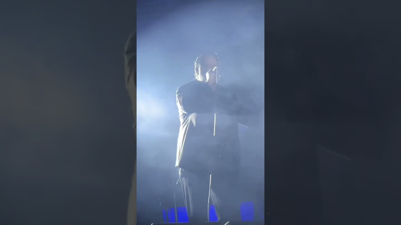 Russell Crowe performing Dire Straits' Romeo and Juliet, Pompei, 9.07.2024