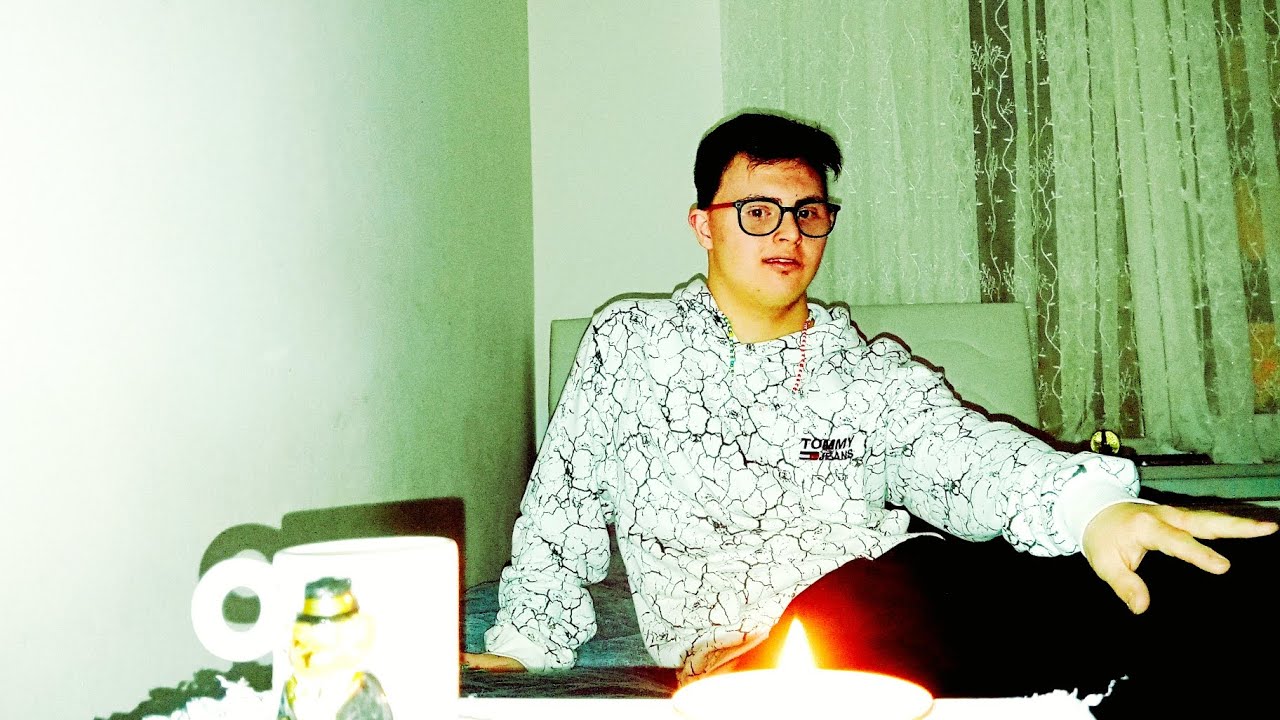 Sordum sarı çiçeğe 