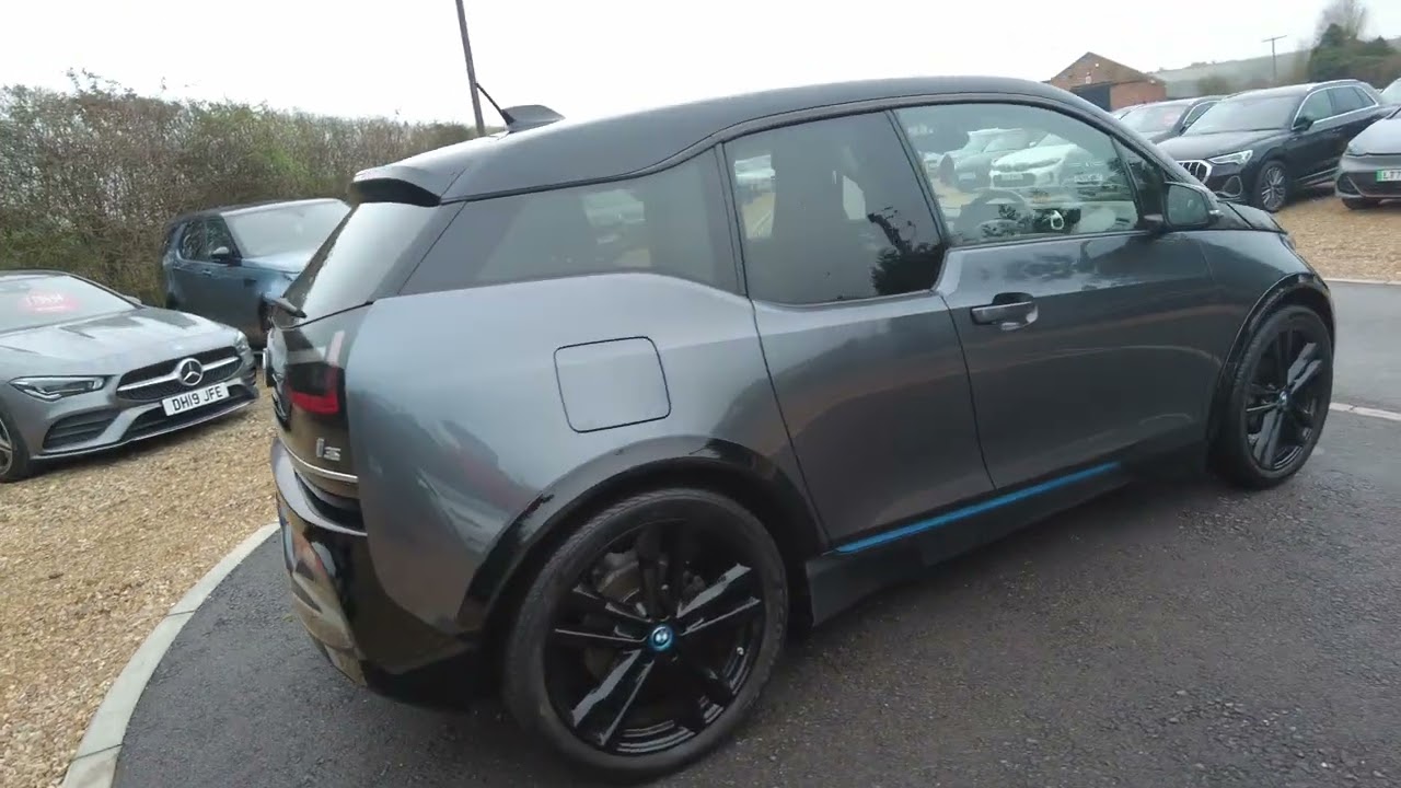 BMW I3 S, 2022 AUTOMATIC ELECTRIC HATCHBAC IN A LOVELY MINERAL GREY METALLIC WITH BLUE HIHGLIGHT