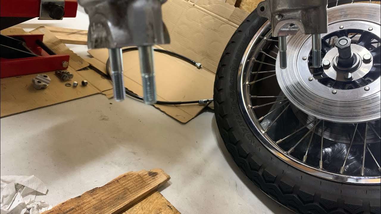 カワサキkz1000フロントアクスルスタッドボルト交換