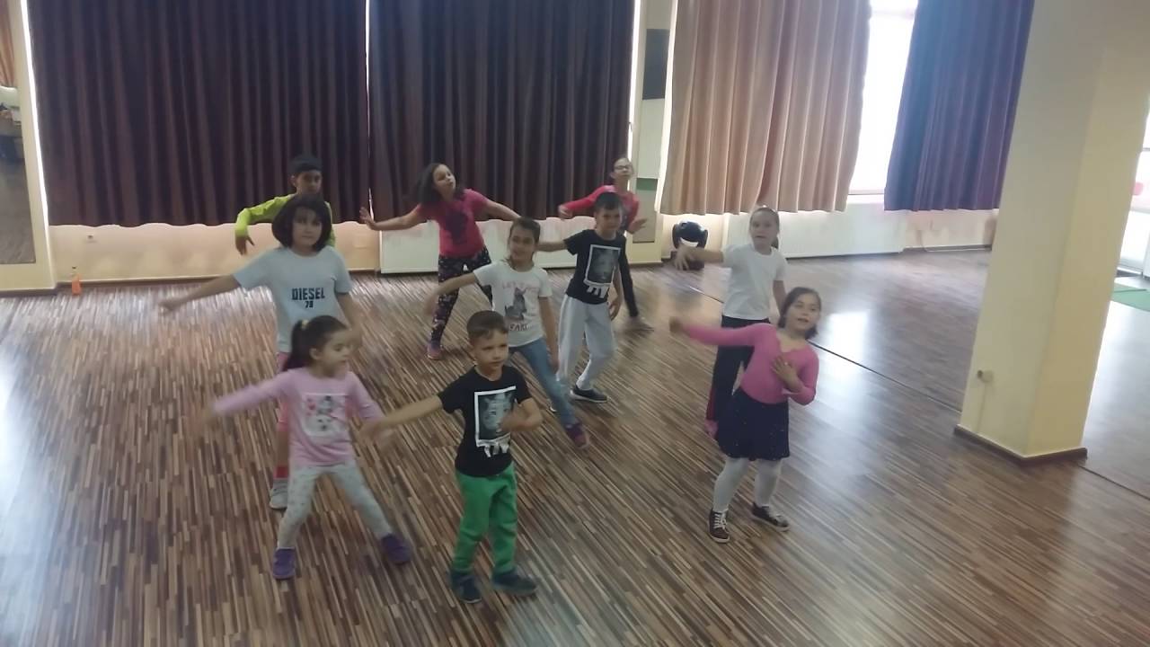 Zumba Kids - Love is a Waste of Time