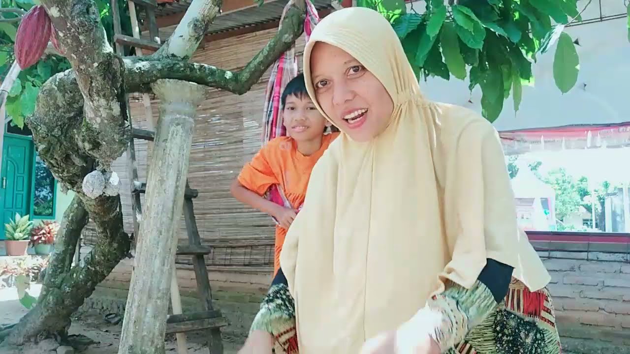 Gendong Anak Terus Ayunan di Bawah Pohon Hemm Suasana Desa || Neli Erlinawati