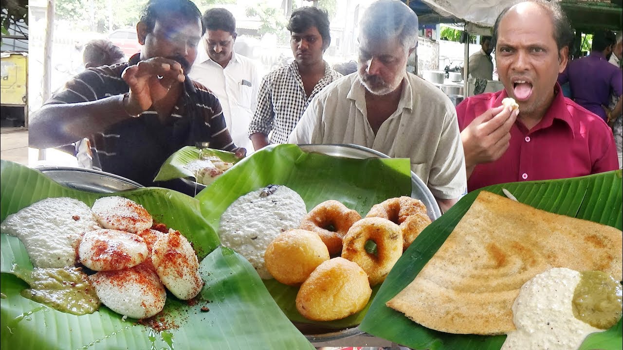 Heavy Crowd in Famous Tiffin Center at Guntur | Ghee Idli Ghee Dosa @ 30 rs Only | #IndianStreetFood