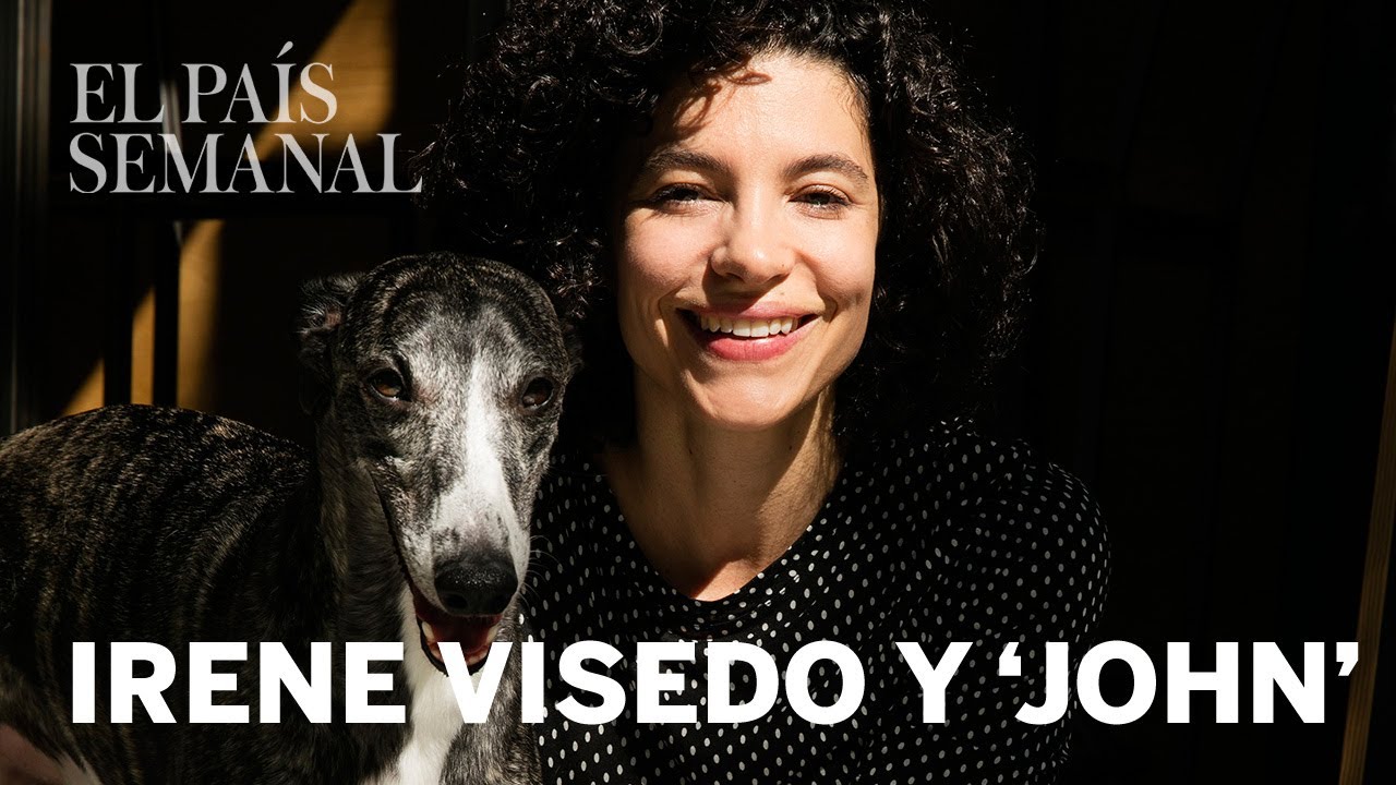 Irene Visedo y 'John' | Amos y mascotas | El País Semanal