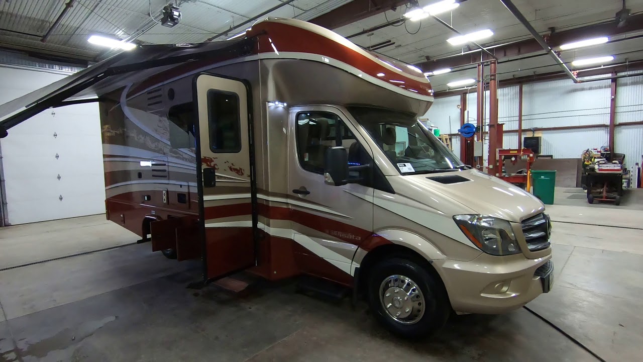 2020 Dynamax Isata 3 24FW Full Wall Slide with Mercedes Benz Diesel!