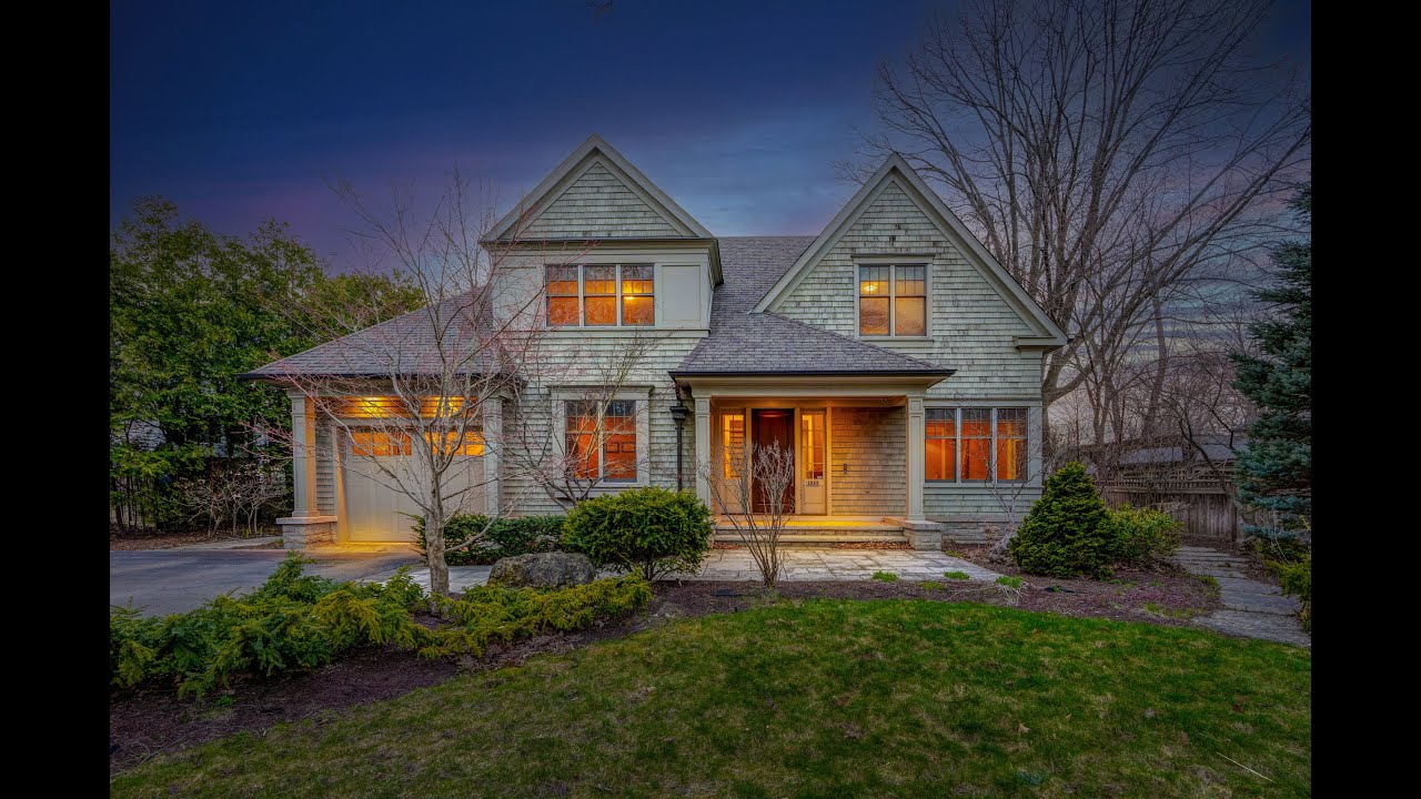 1049 Cedar Grove Blvd, Oakville