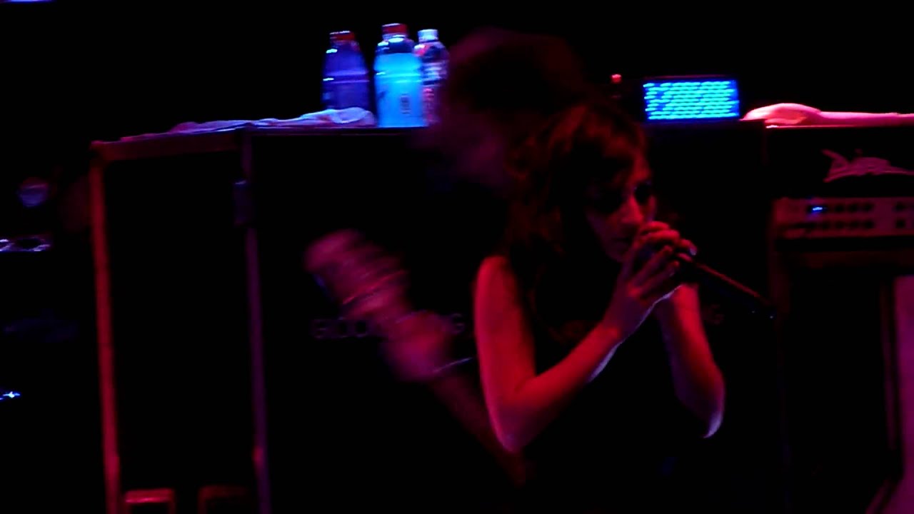 Flyleaf - Again Live In Chicago (11-10-09) BEST QUALITY ON YOUTUBE!!!