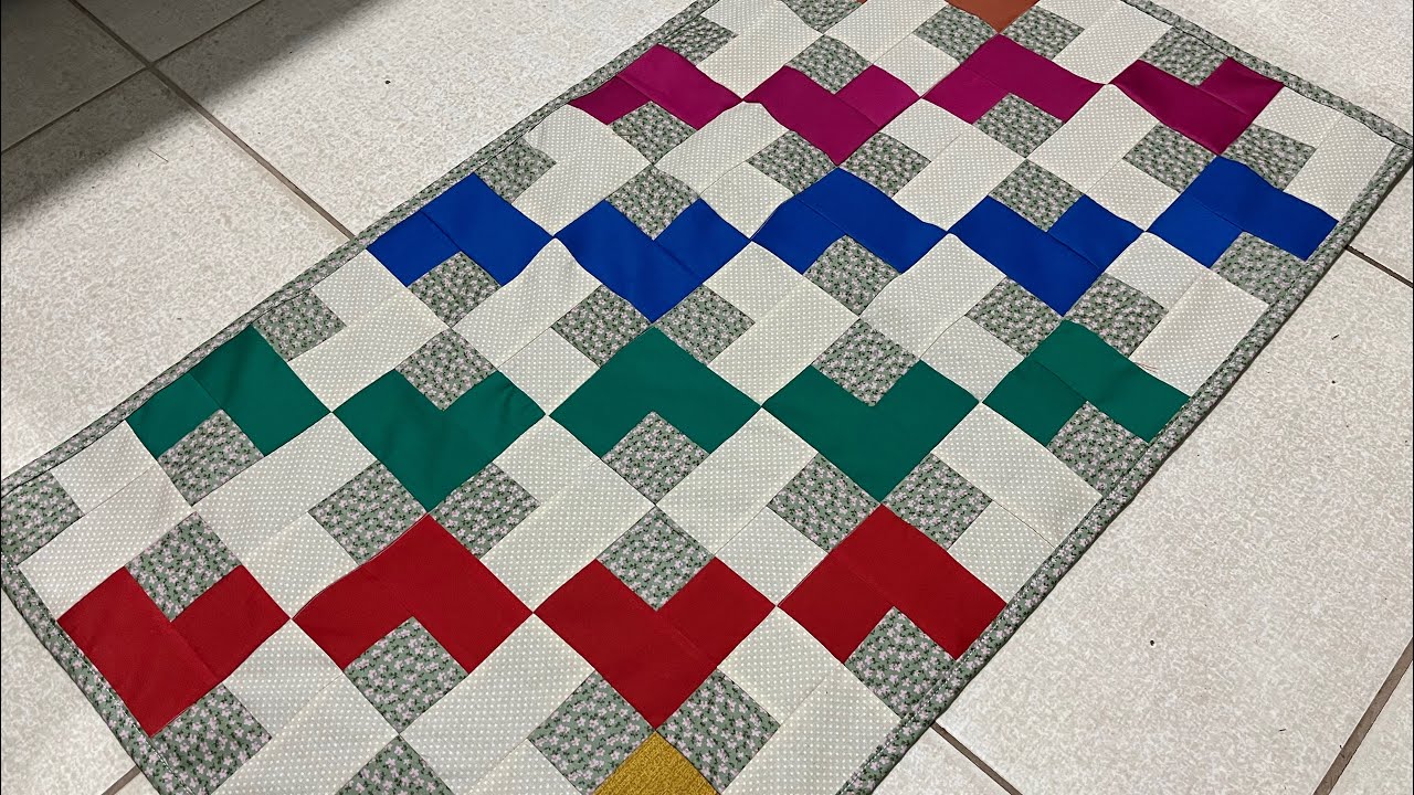 Tutorial fácil e rápido de tapete de retalhos, venha aprender com o passo a passo