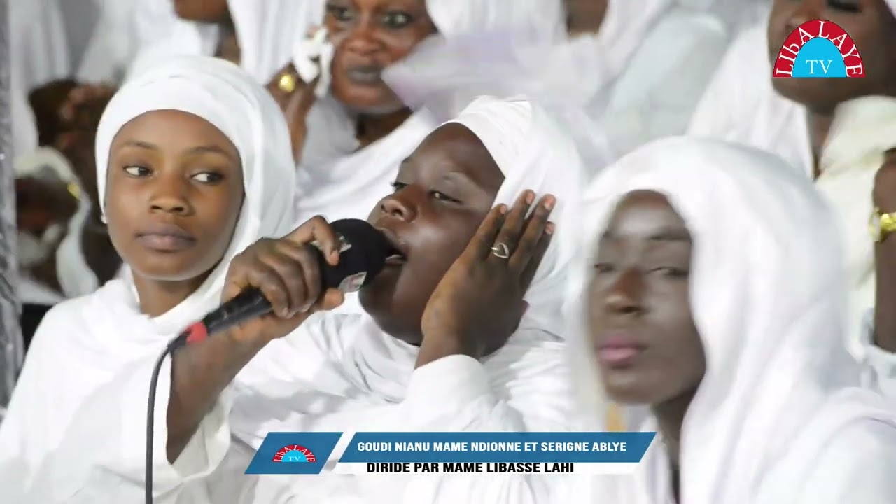 PARTI 1 NIANU MAME NDIONNE ET SERIGNE ABLAYE  ZIKR PAR LES DAHARA LAYENNE