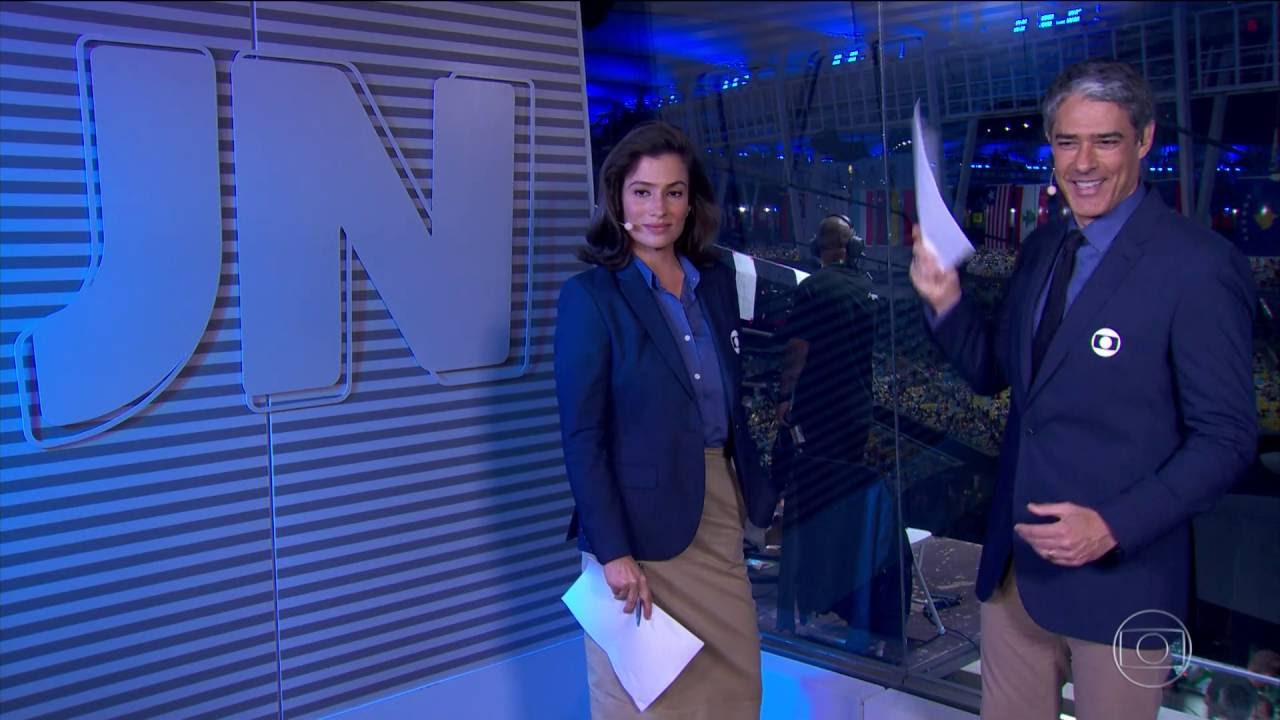 [HD] William Bonner comete gafe e pede desculpas pro público no Jornal Nacional - 05/08/2016
