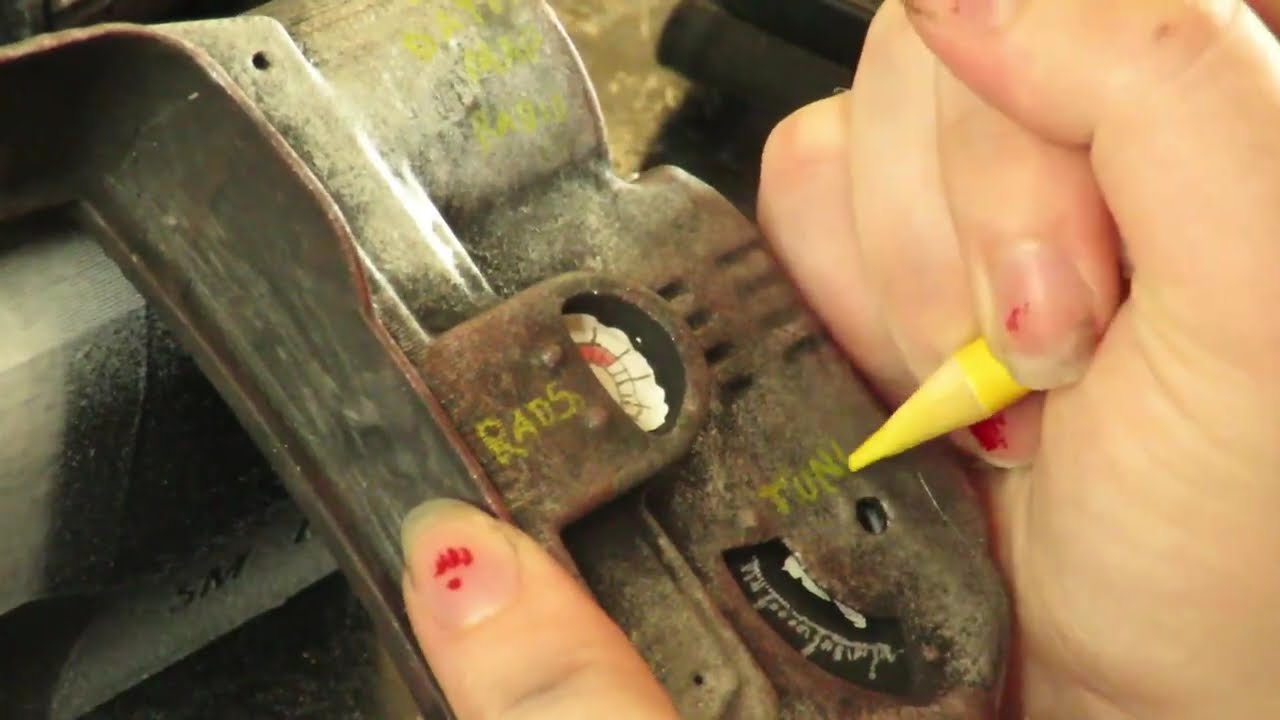 How to DIY A *Functioning* FALLOUT Pip-Boy | Våult Dweller (Lucy MacLean) | Sara Saberi