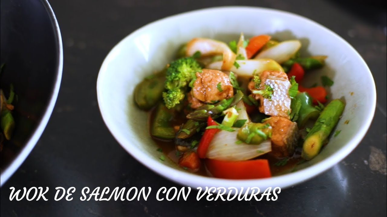 Wok de salmón con verduras