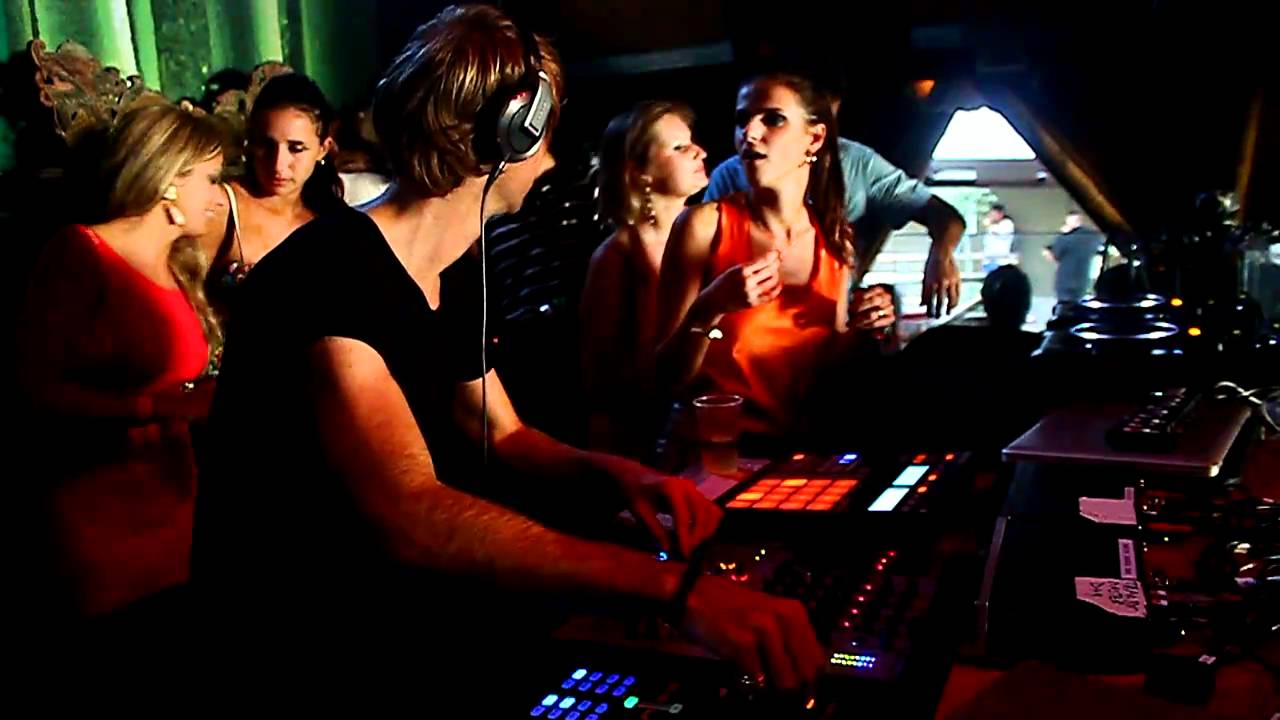 Night & Cia - Warung Club - Itajai - 7/01/11 - Richie Hawtin /chinelo