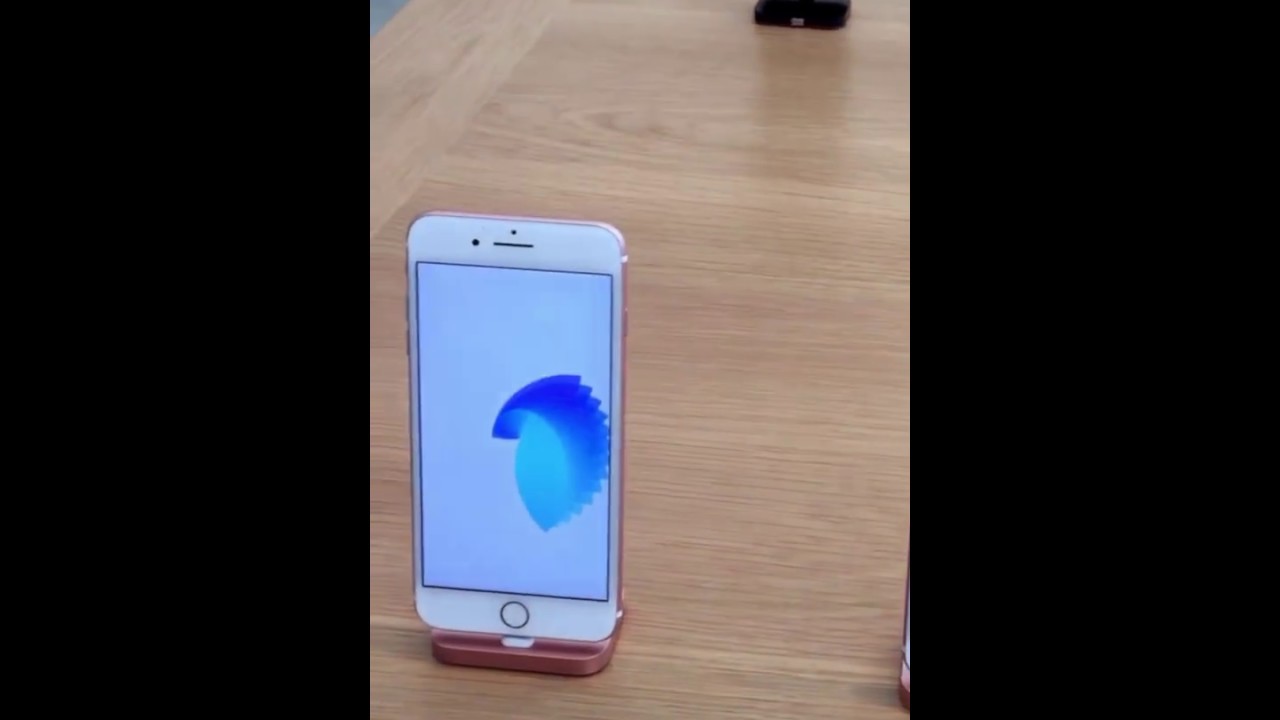 Apple Store at 1 Infinite loop