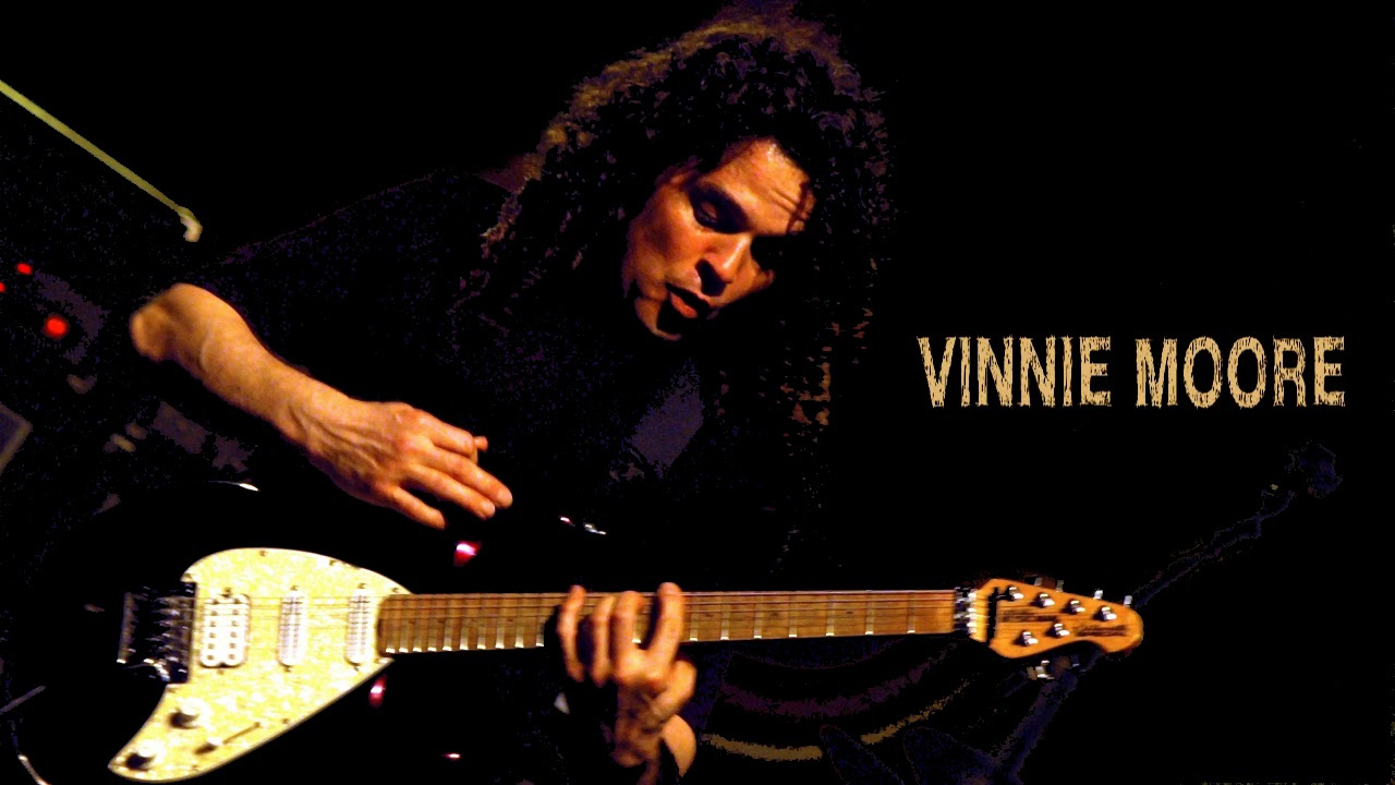 Vinnie Moore - With The Flow [Backing Track]