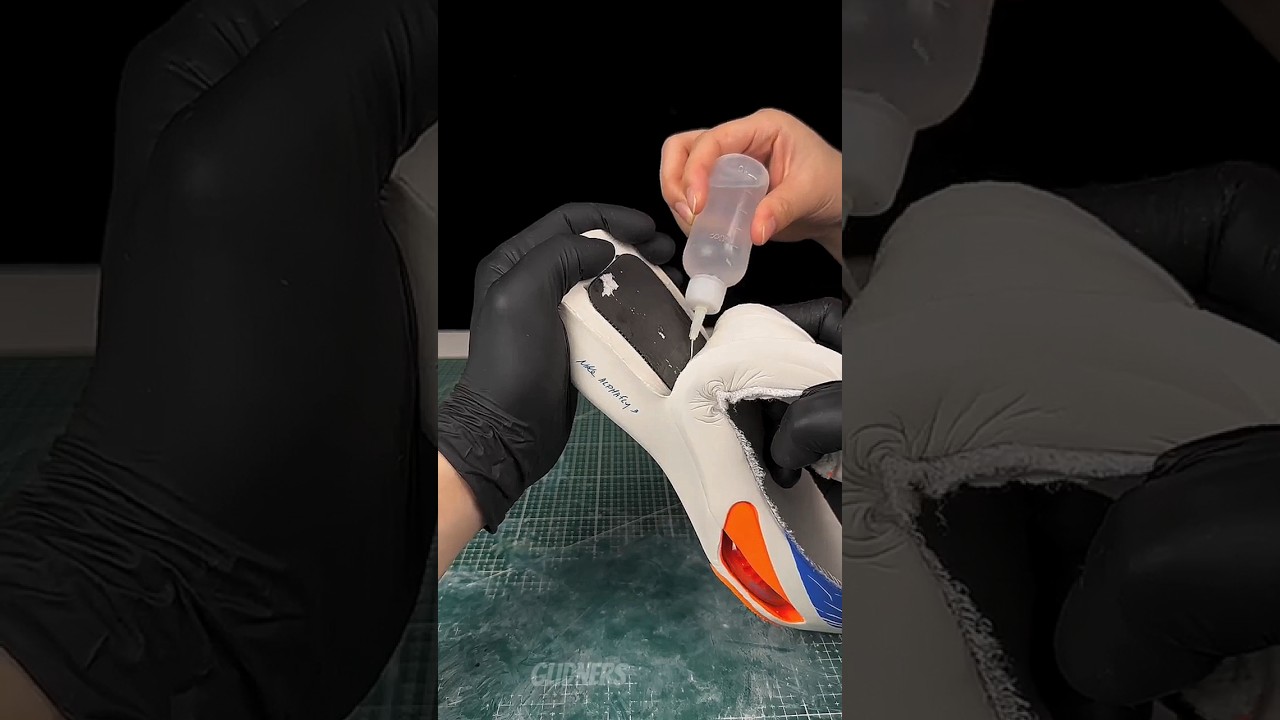 🔥CUTTING OPEN the Nike Alphafly 3 &ndash; Carbon Plate EXPOSED! #shorts #marathon #alphafly3