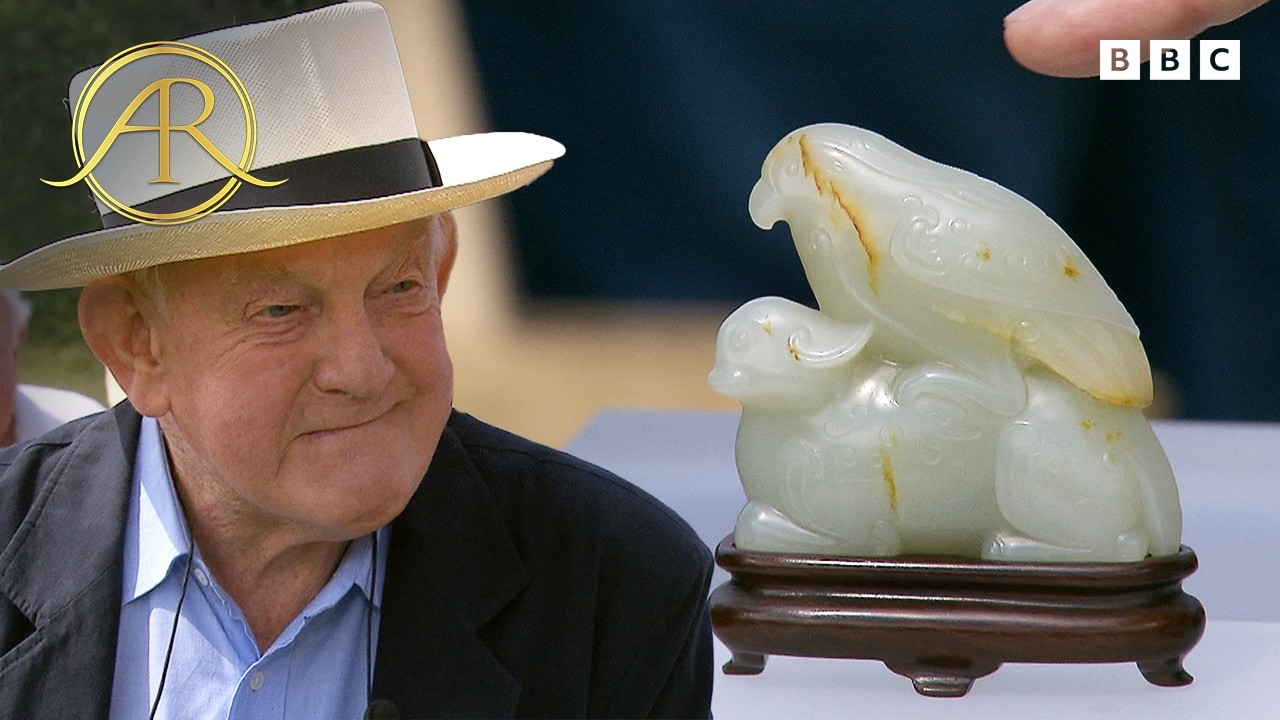 Chinese Jade Bought For Under $100 Stuns Owners With Five Figures Valuation | Antiques Roadshow UK