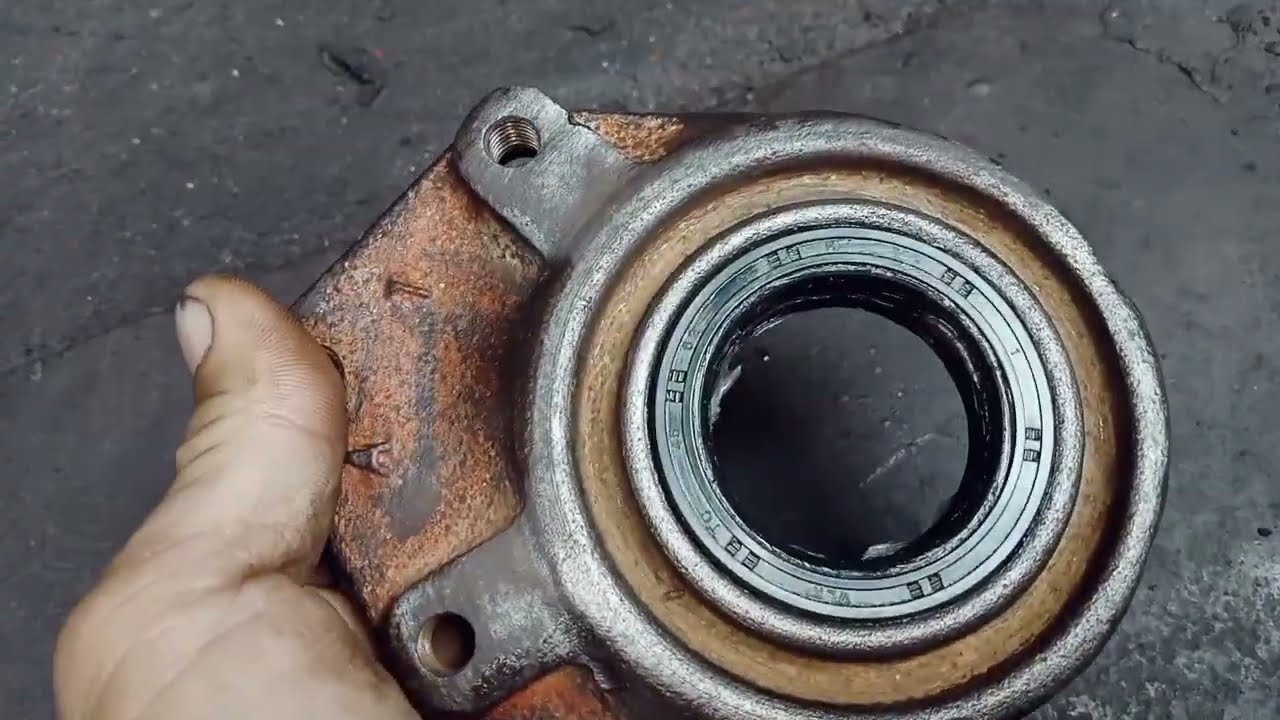 S1000 rotor side drive for Kubota 7000 oil seal replacement