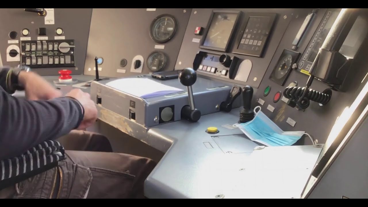 En train : De Neussargues à Aurillac en cabine d'XGC.