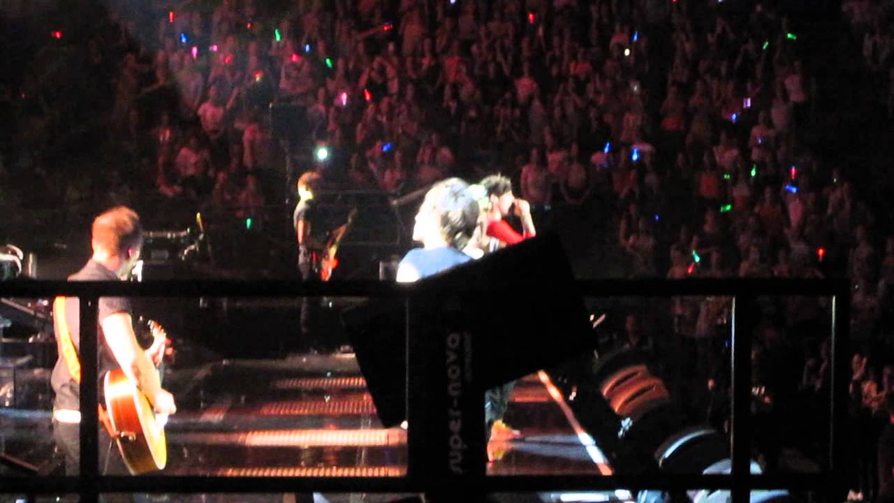 More Than This (Camera B) - One Direction, Allphones Arena, Sydney 2510 HD