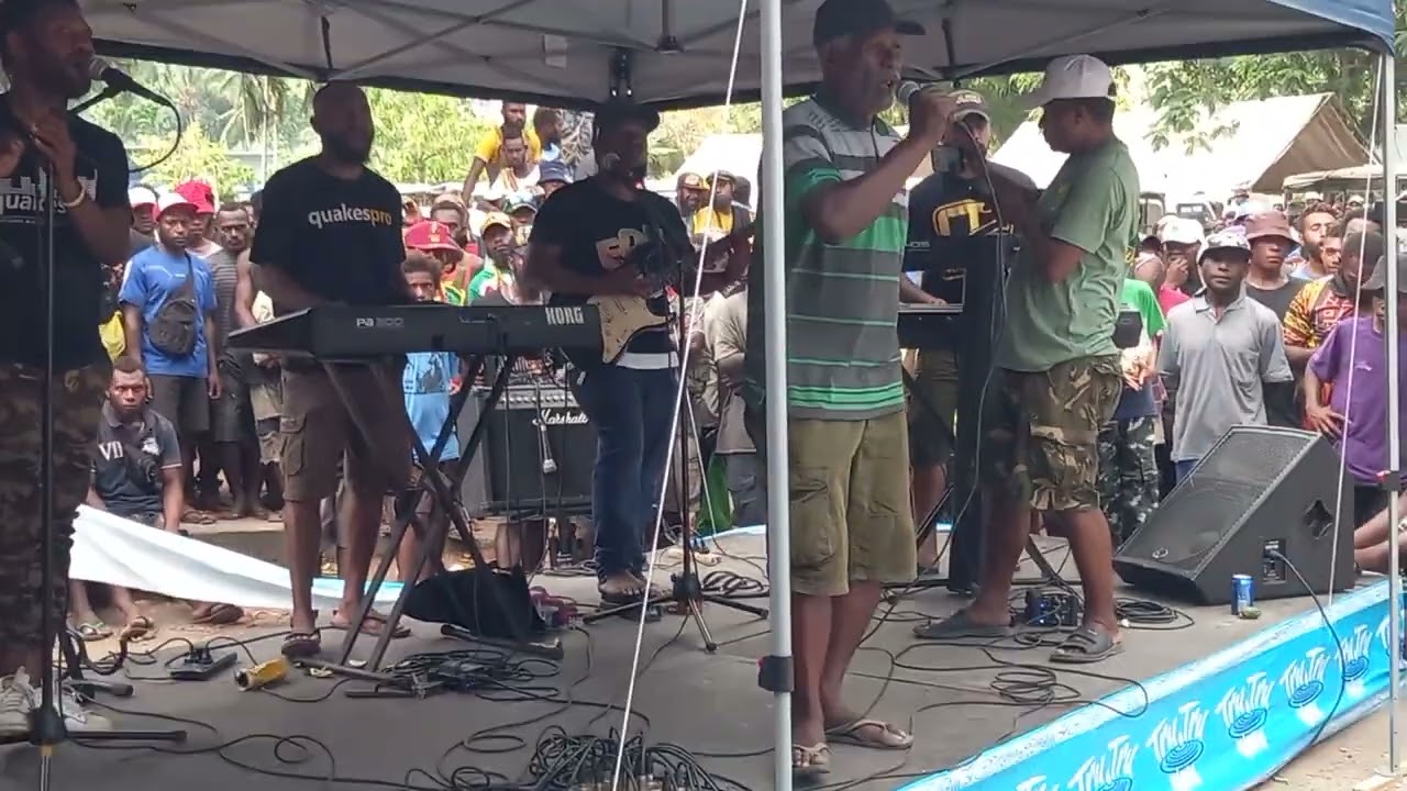 Kanai Pineri Backed by EQF BAND (Uncut Live)  Cops Pabeke & Mangi Kenabot @Pagepark Rabaul