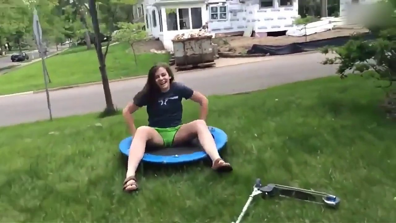 FUNNY GIRLS FAILS 2020 TRY NOT TO LAUGH 😁😁😁😁