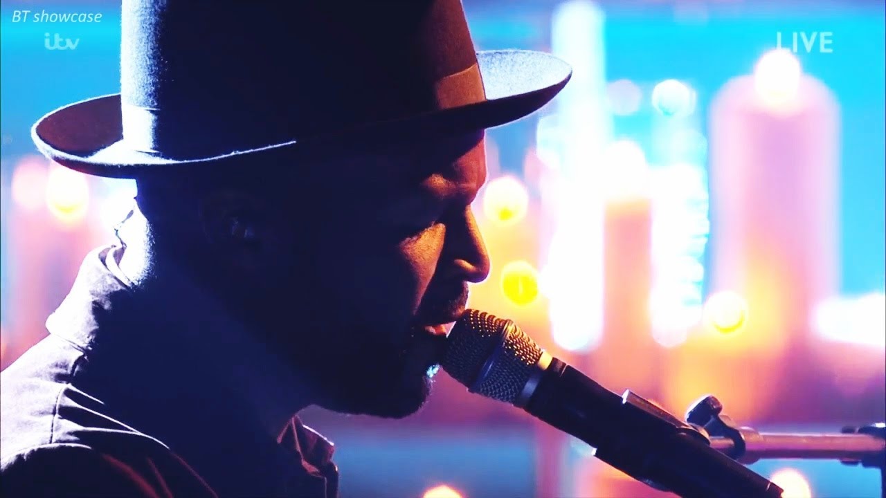 Kevin Davy White sings 