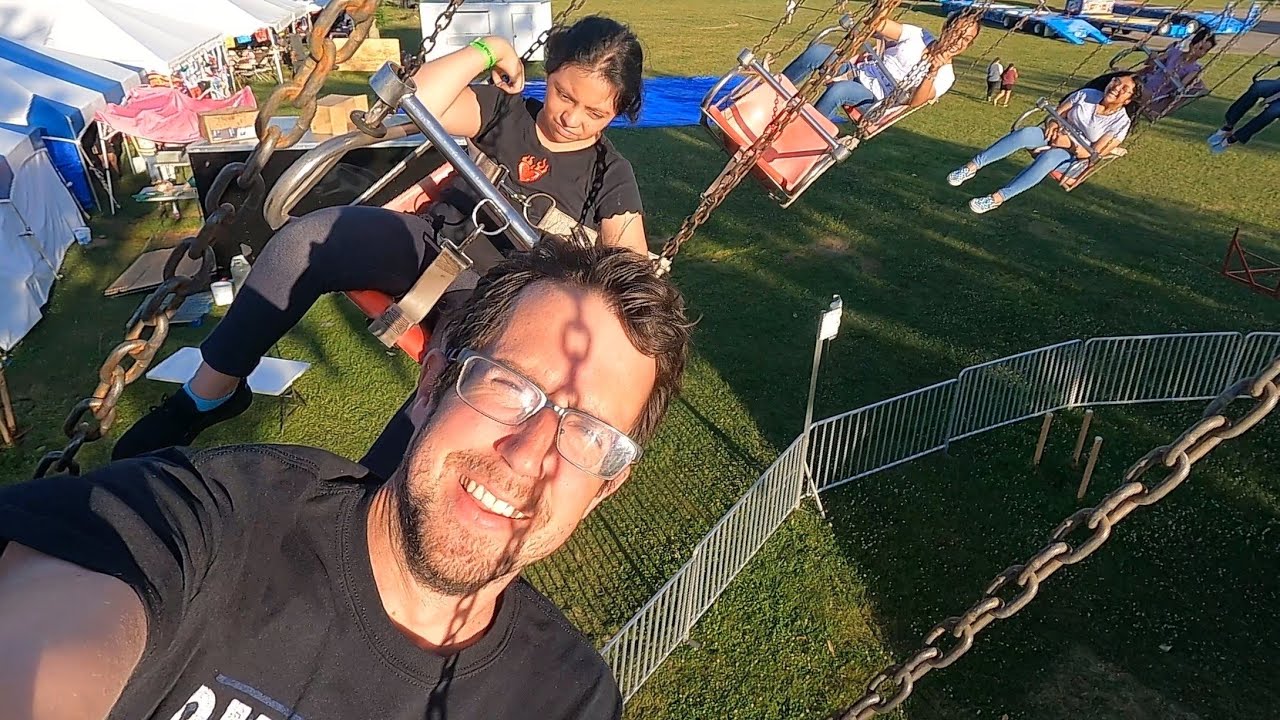 Flying Circus yo-yo swing ride at Bluegrass Fair (June 19th, 2022)
