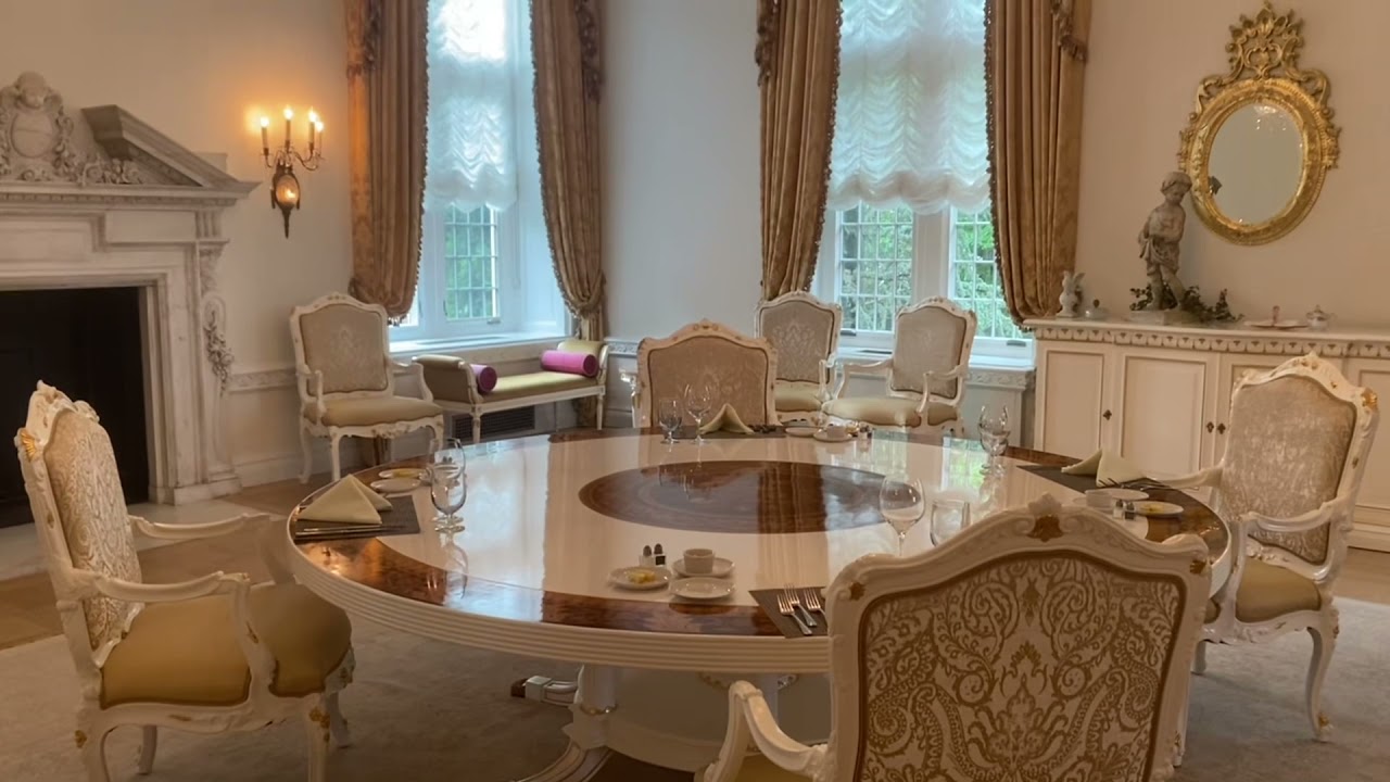 Private Dinner party at your home or Mansion we can do it.