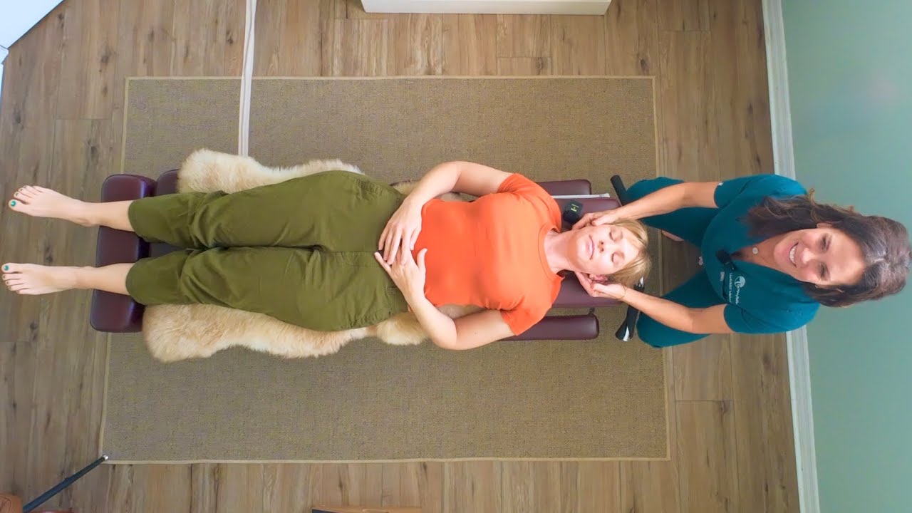 She’s Built Like A Pixar Mom 😊 (Soothing Cracks)