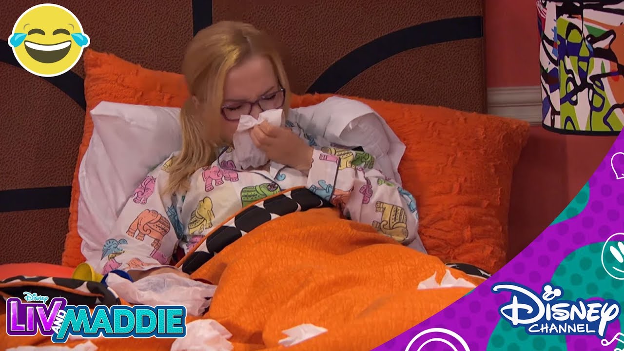 Liv and Maddie | Ziek | Disney Channel BE