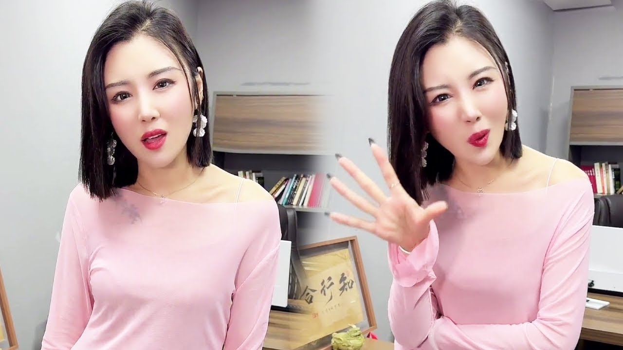 当小马在办公室和美女老板亲热时，没想到被闯进来的妈妈打搅，这下可解释不清了！！