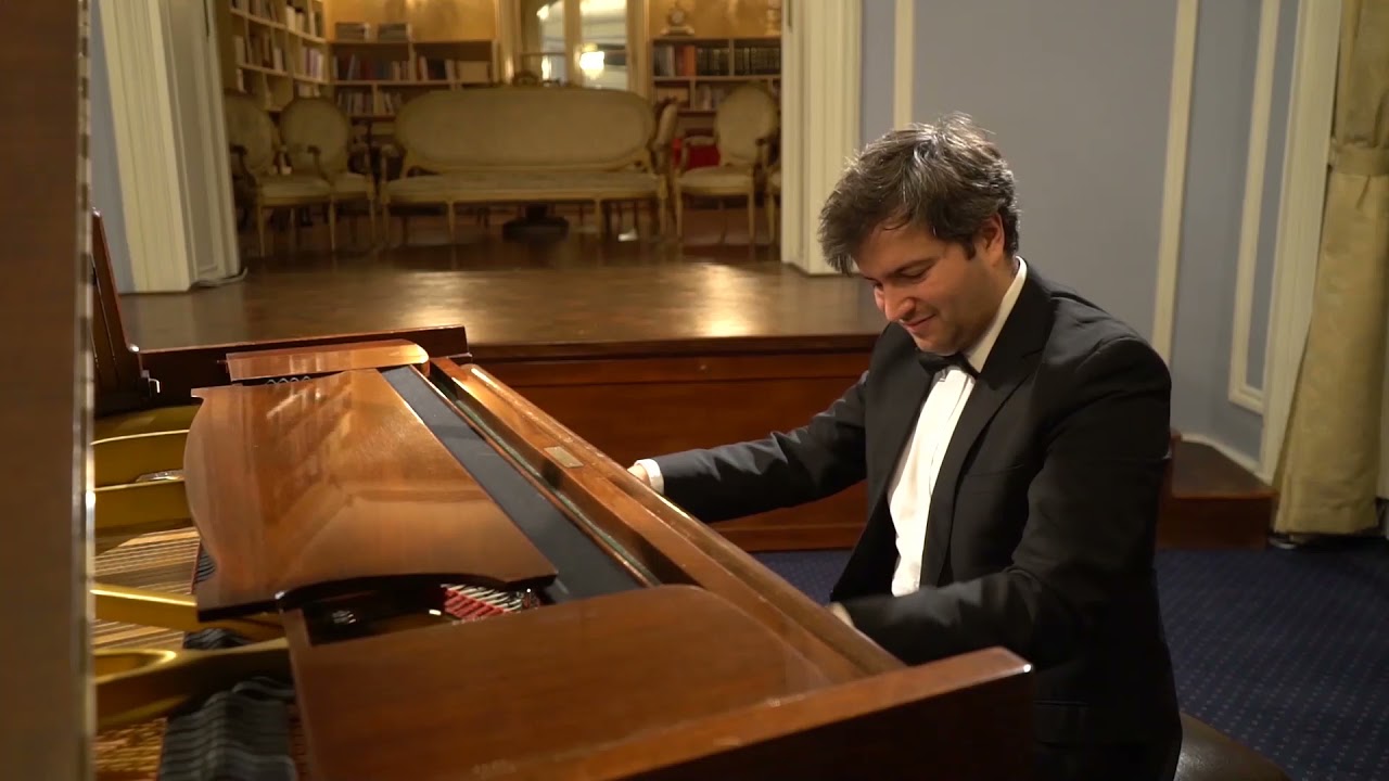 On the National Day of Romania, we are bringing to the  selection of Enescu’s works.