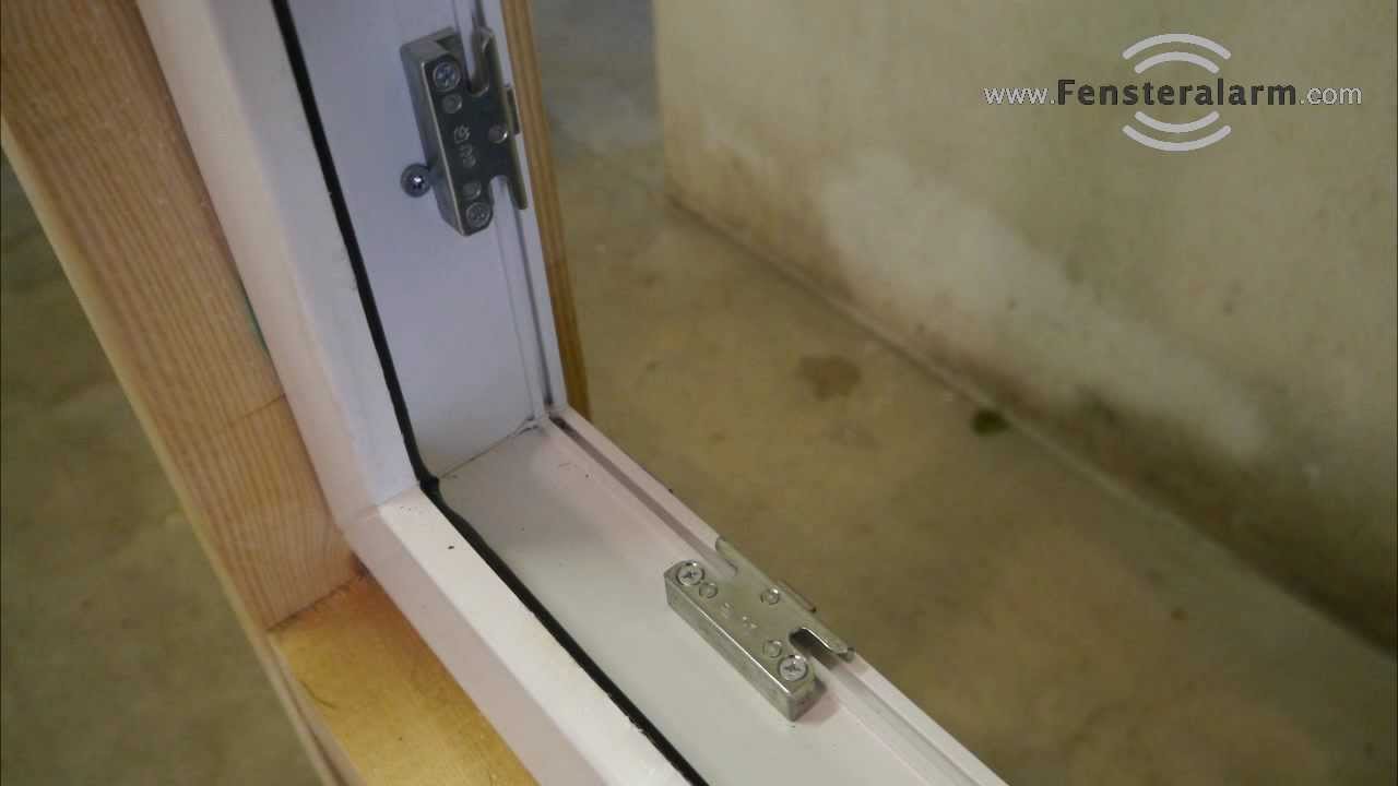 Einbruchsversuch in ein Fenster mit Pilzkopfverriegelung