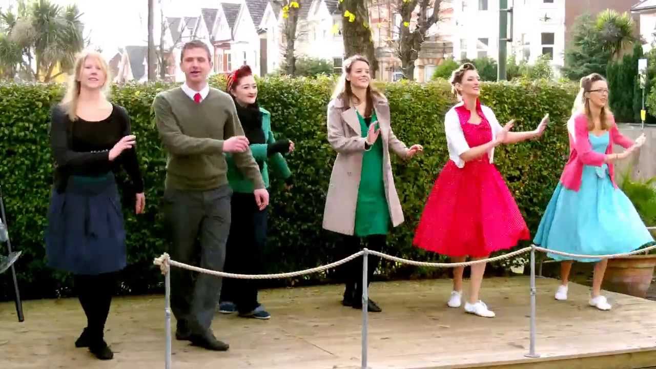 Charleston Stroll Dance Routine - 1940s Social Dance Students